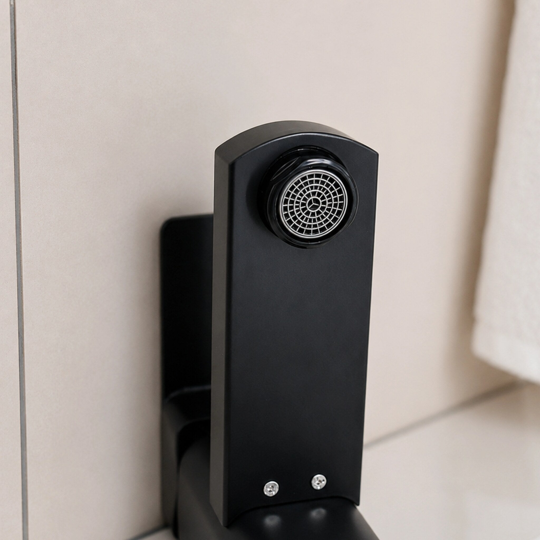 Grifería alta para lavabo